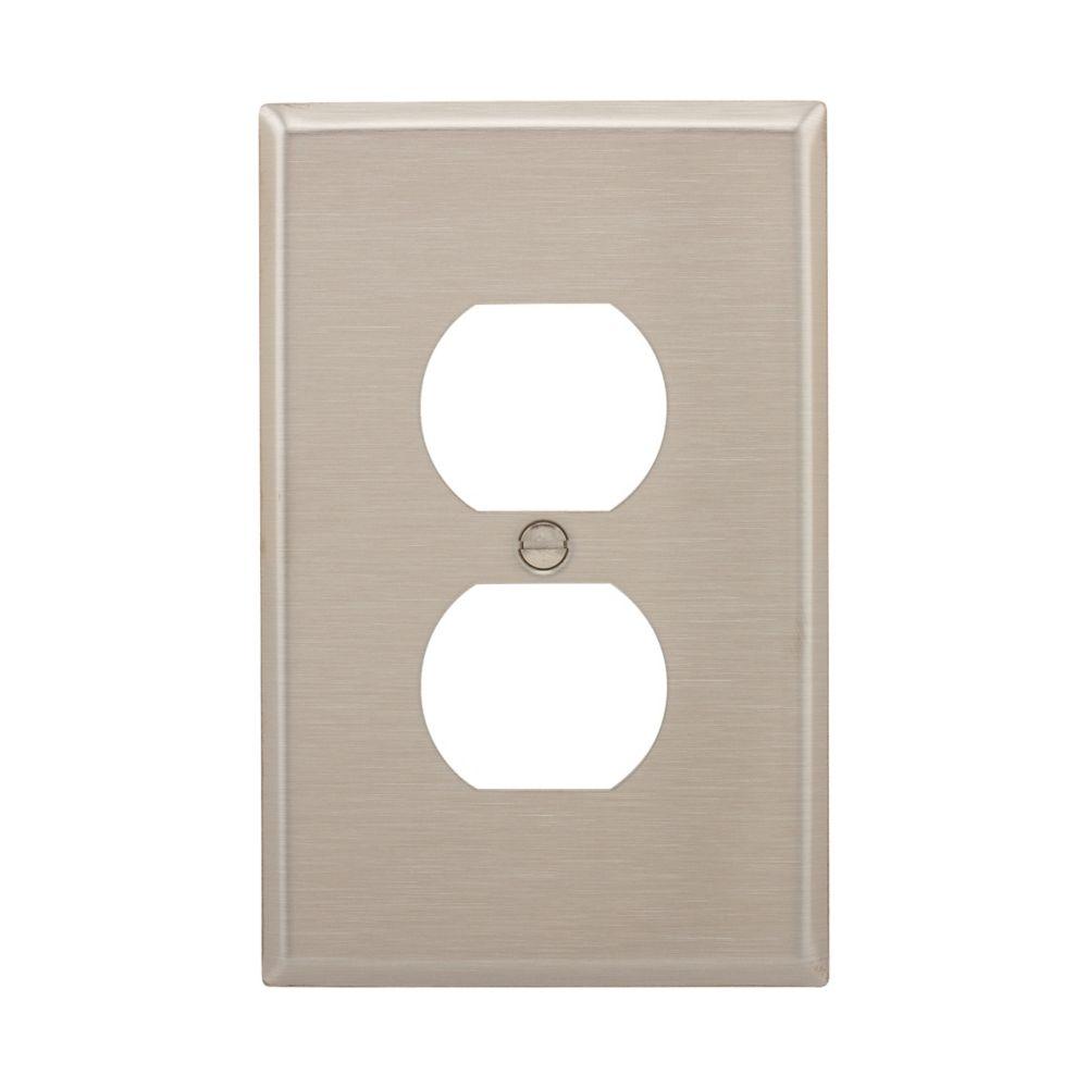 Wallplate 1G Duplex Receptacle Mid SS