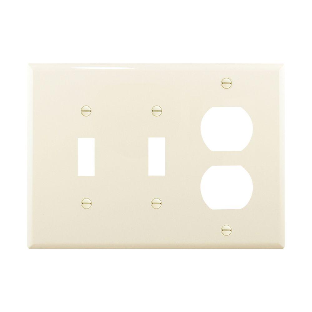 Wallplate 3G 2Toggle 1Duplex Poly Mid LA